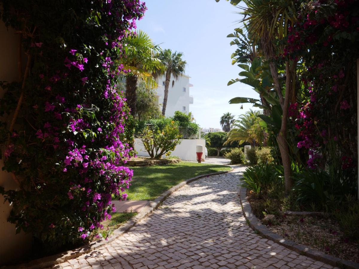 Spacious Apartment Near Porto De Mos Beach, Lagos. Kültér fotó