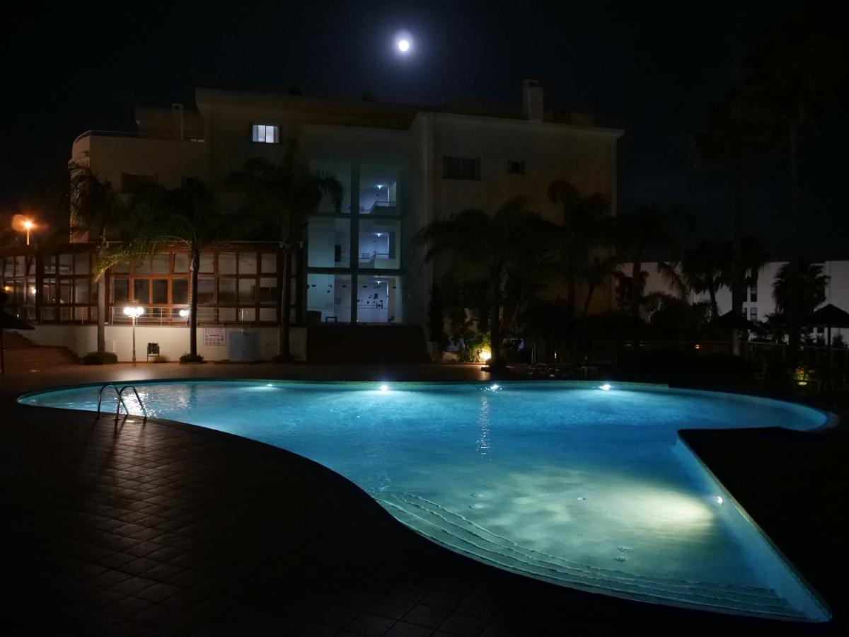 Spacious Apartment Near Porto De Mos Beach, Lagos. Kültér fotó