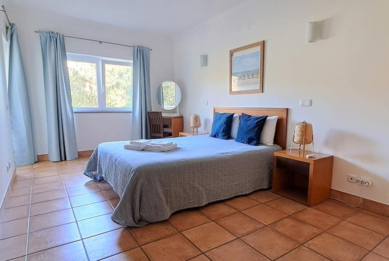 Spacious Apartment Near Porto De Mos Beach, Lagos. Kültér fotó