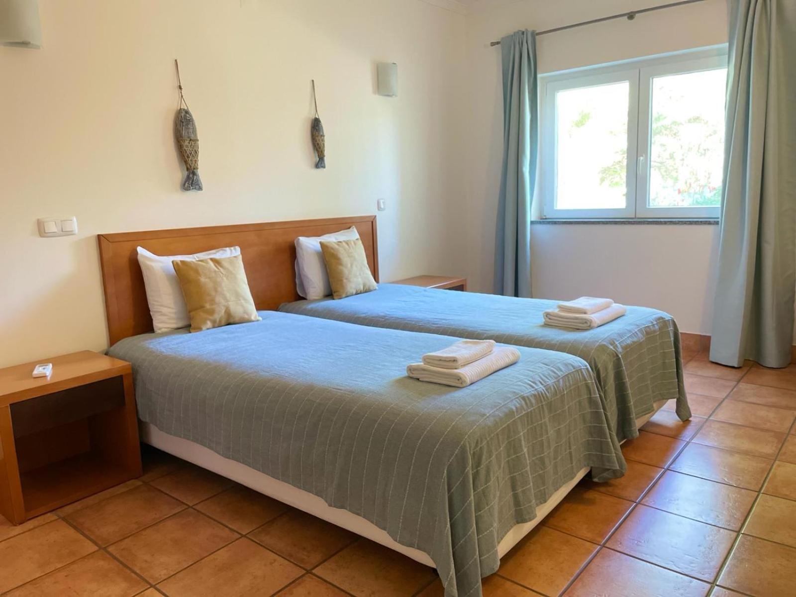 Spacious Apartment Near Porto De Mos Beach, Lagos. Kültér fotó